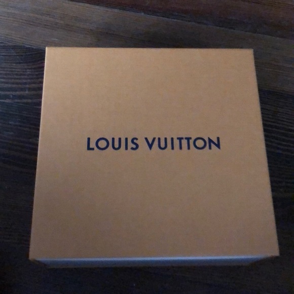 Navy blue Louis Vuitton belt - Picture 4 of 4